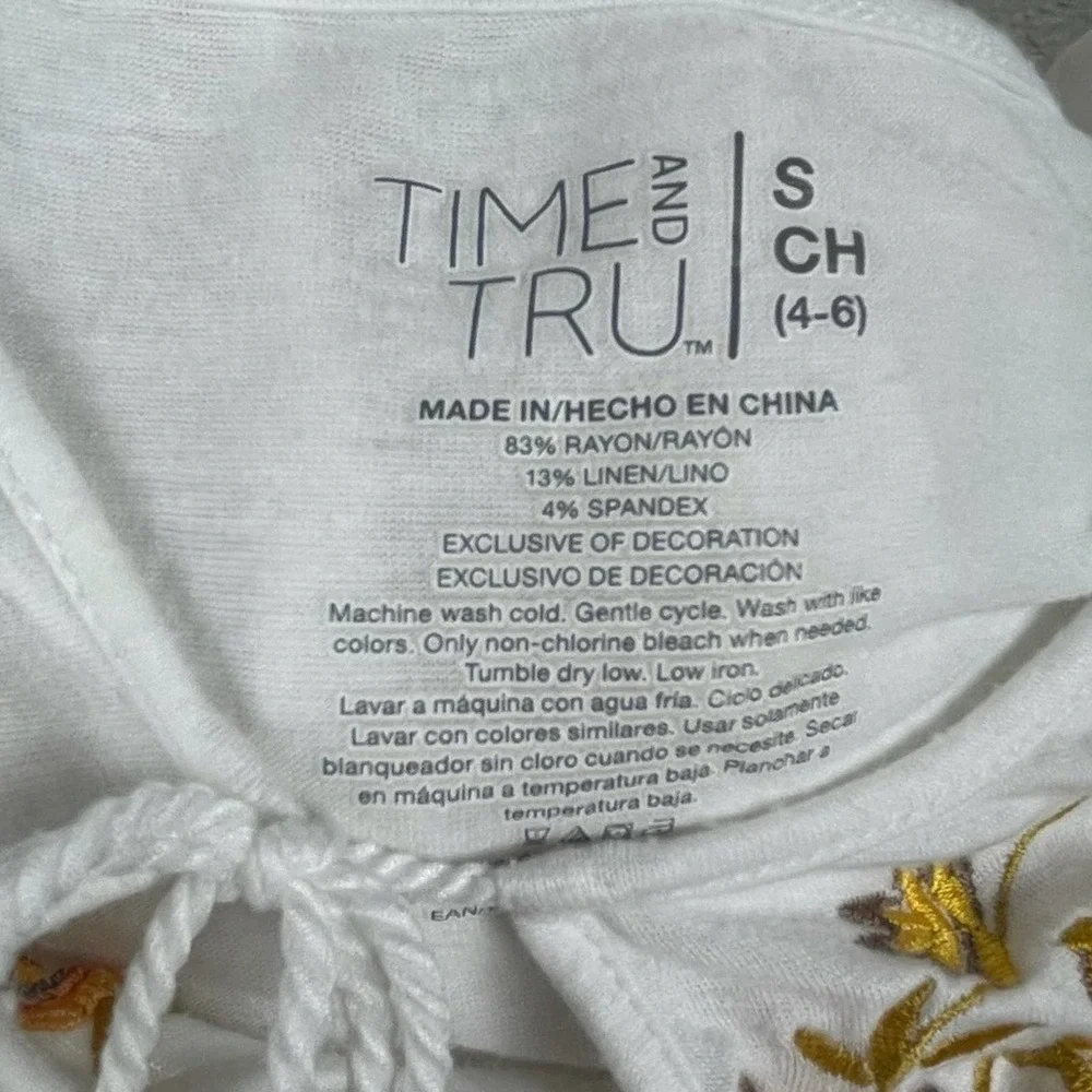 Time & Tru White Boho Chic Embroidered Bell Sleeve Top Size Small - Picture 7 of 7